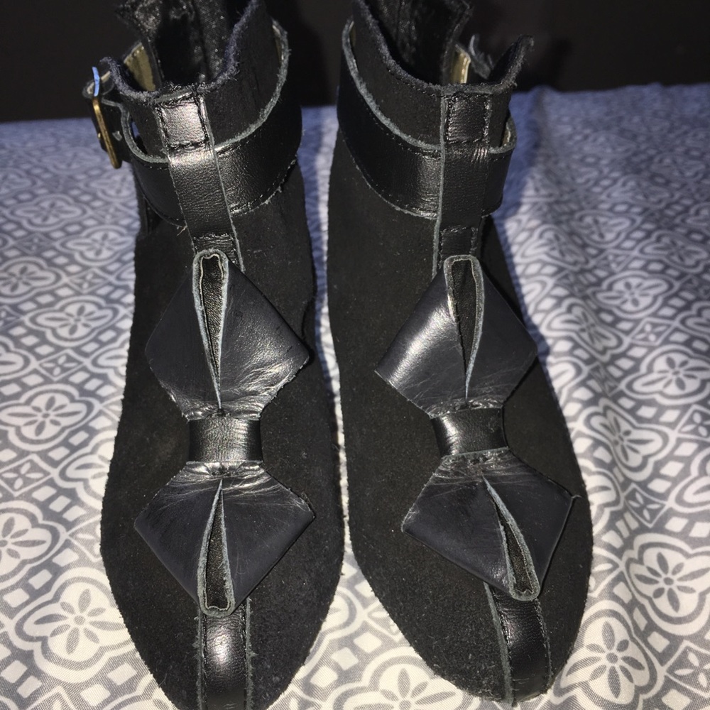 Joy folie black booties